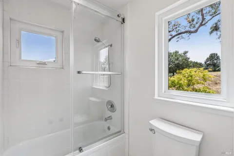 $1,300,000 | 220 Donahue Street, Sausalito, CA 94965