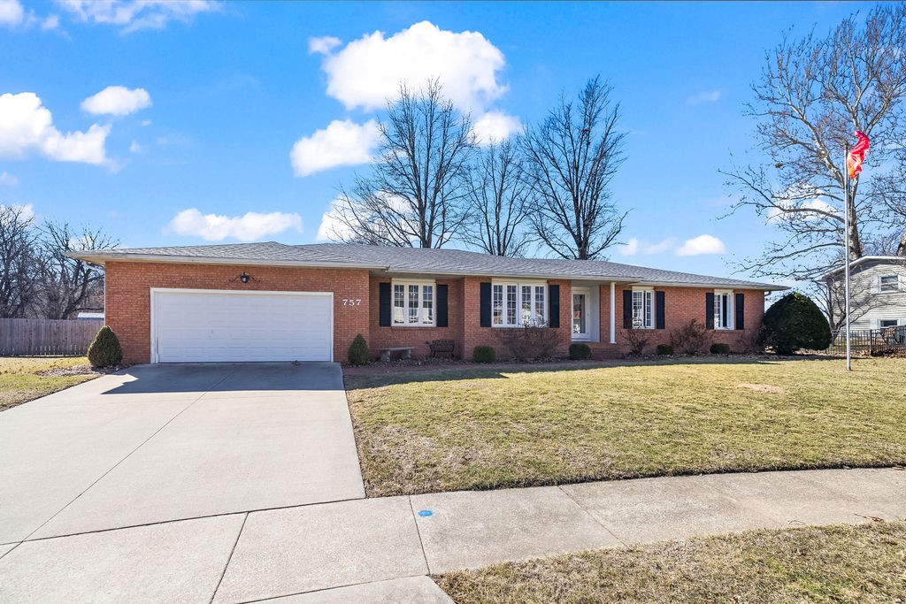 757 West Harold Circle Decatur, IL 62526 - Photo 1 of 34 Gallery Image 1