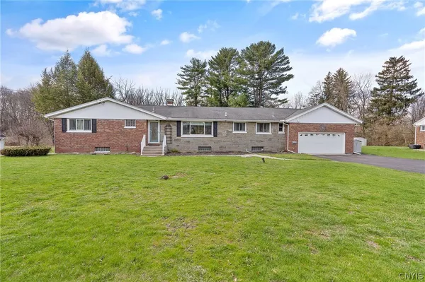 $335,000 | 104 Tolbert Drive, Clay, NY 13212