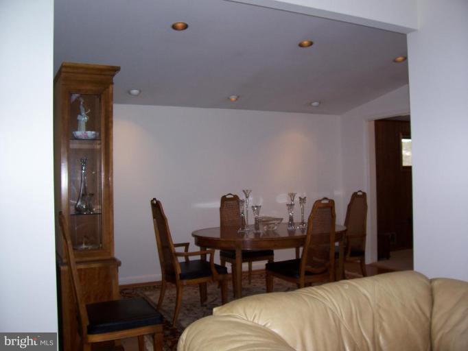 912 Hyde Road Silver Spring, MD 20902 - Photo 4 of 18 Dining Room