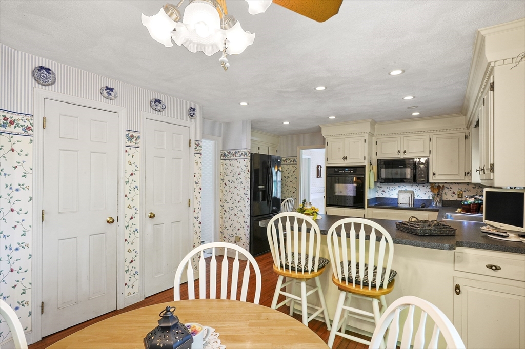 163 Stonecleave Road North Andover, MA 01845 - Photo 11 of 41 Gallery Image 11