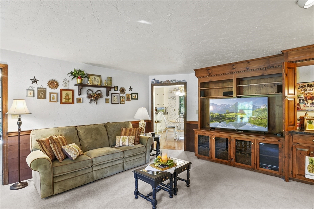 163 Stonecleave Road North Andover, MA 01845 - Photo 15 of 41 Gallery Image 15