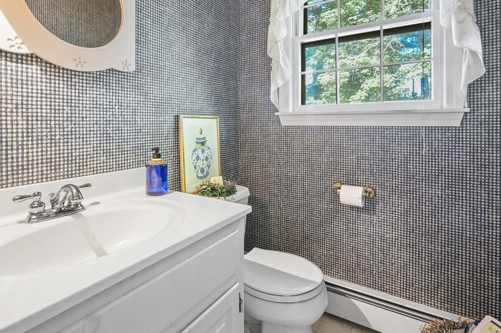 163 Stonecleave Road North Andover, MA 01845 - Photo 18 of 41 Gallery Image 18