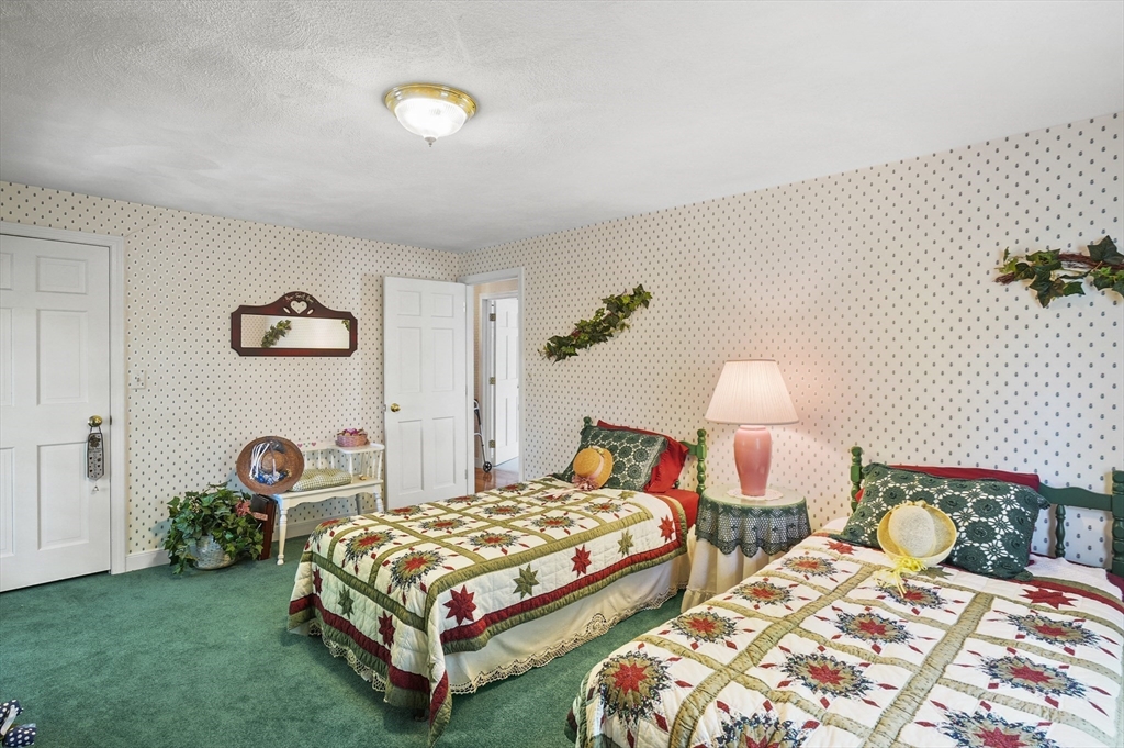 163 Stonecleave Road North Andover, MA 01845 - Photo 27 of 41 Gallery Image 27