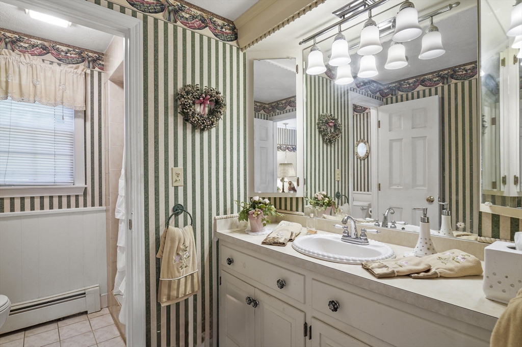163 Stonecleave Road North Andover, MA 01845 - Photo 29 of 41 Gallery Image 29