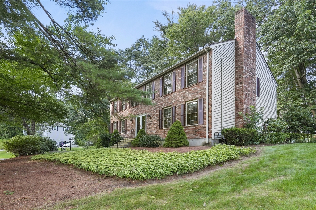 163 Stonecleave Road North Andover, MA 01845 - Photo 3 of 41 Gallery Image 3