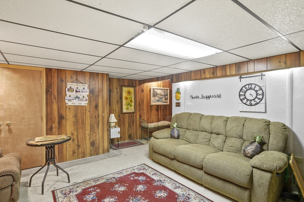 163 Stonecleave Road North Andover, MA 01845 - Photo 36 of 41 Gallery Image 36