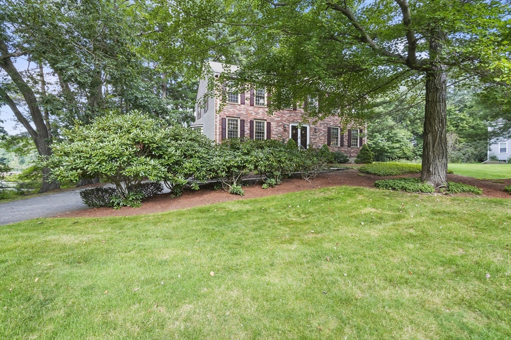 163 Stonecleave Road North Andover, MA 01845 - Photo 4 of 41 Gallery Image 4