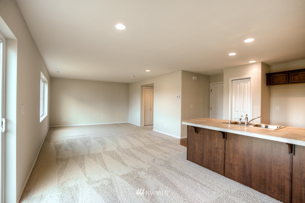 4863 East R Street, Unit 3001 Tacoma, WA 98404 - Photo 9 of 20 Gallery Image 9