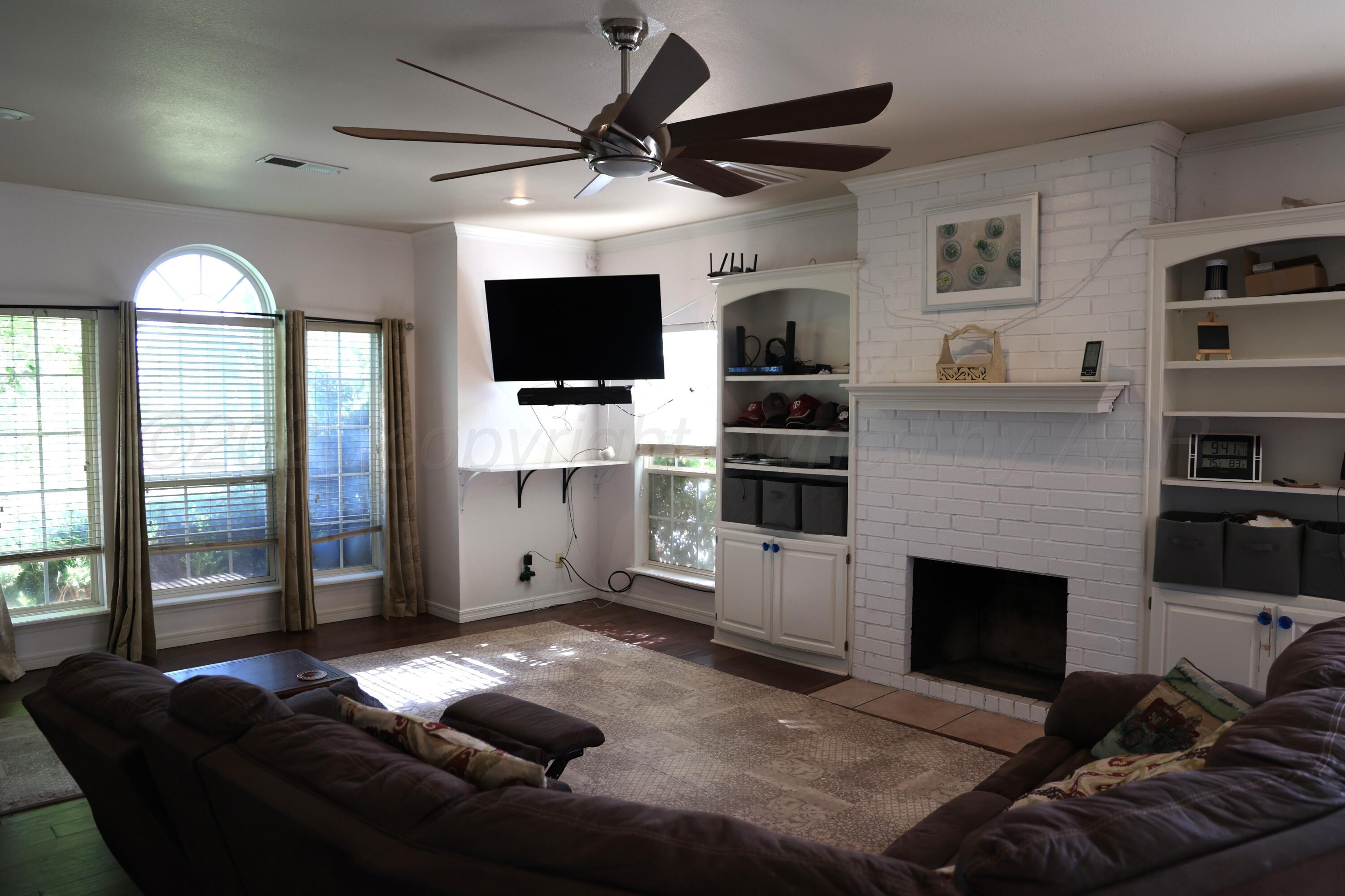 8917 Dove Road Canyon, TX 79015 - Photo 16 of 40 Living Room 2