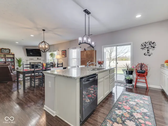 $399,900 | 1618 Woodside Circle, Franklin, IN 46131