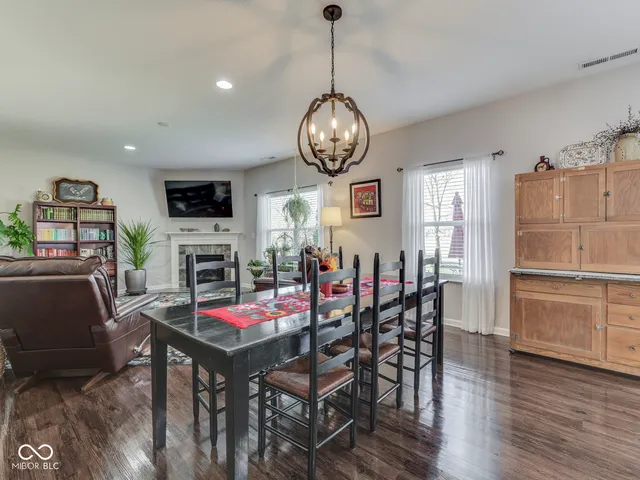 $399,900 | 1618 Woodside Circle, Franklin, IN 46131