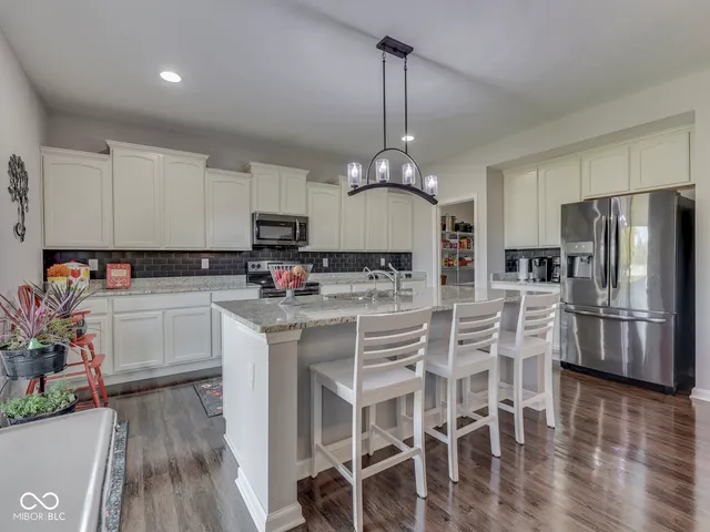 $399,900 | 1618 Woodside Circle, Franklin, IN 46131