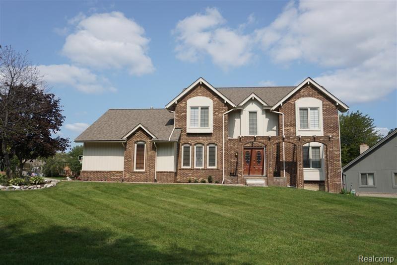 30880 Country Ridge Circle Farmington Hills, MI 48331 - Photo 1 of 37