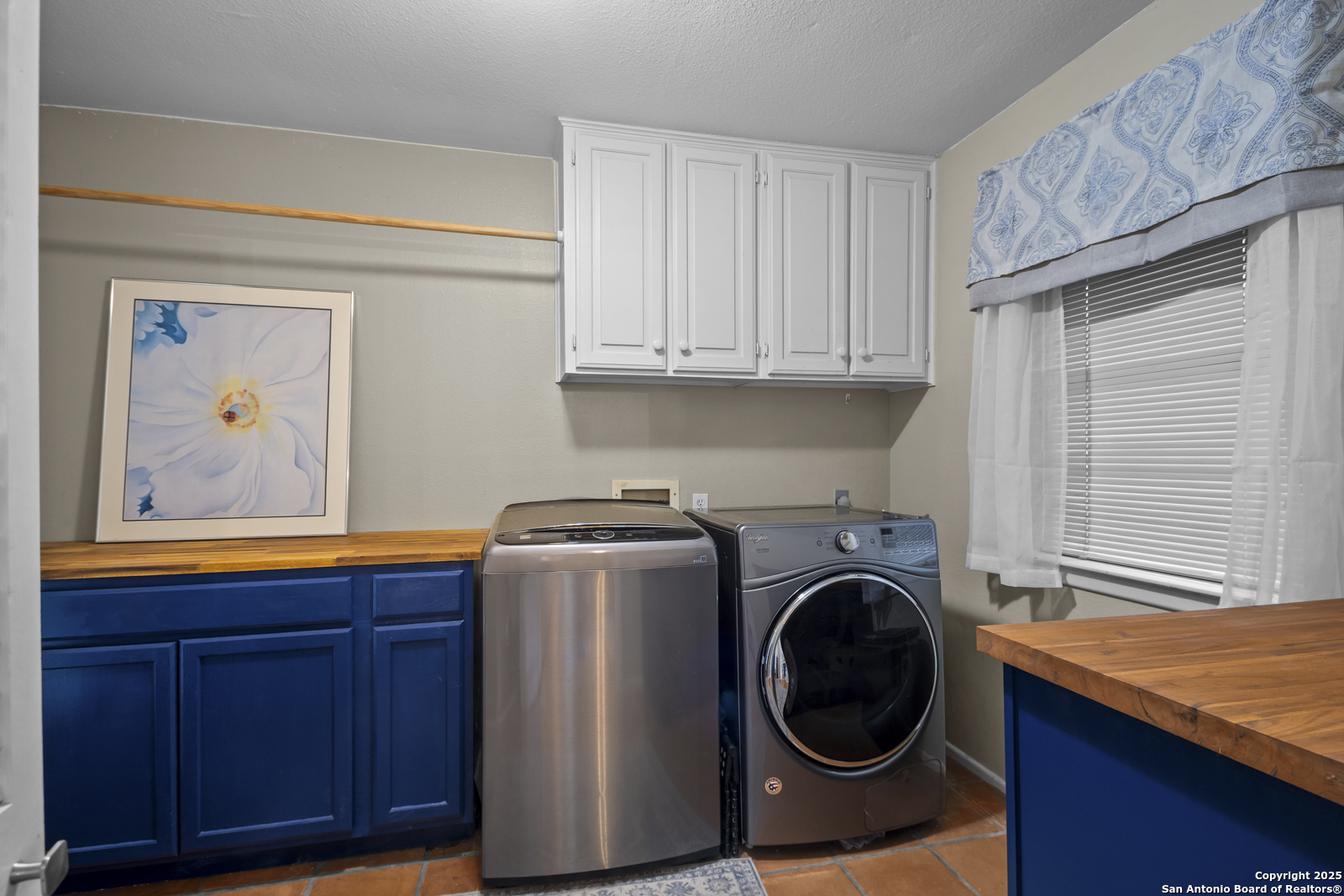 12907 Kings Forest Street San Antonio, TX 78230 - Photo 38 of 44 a view of a kitchen with washer and dryer