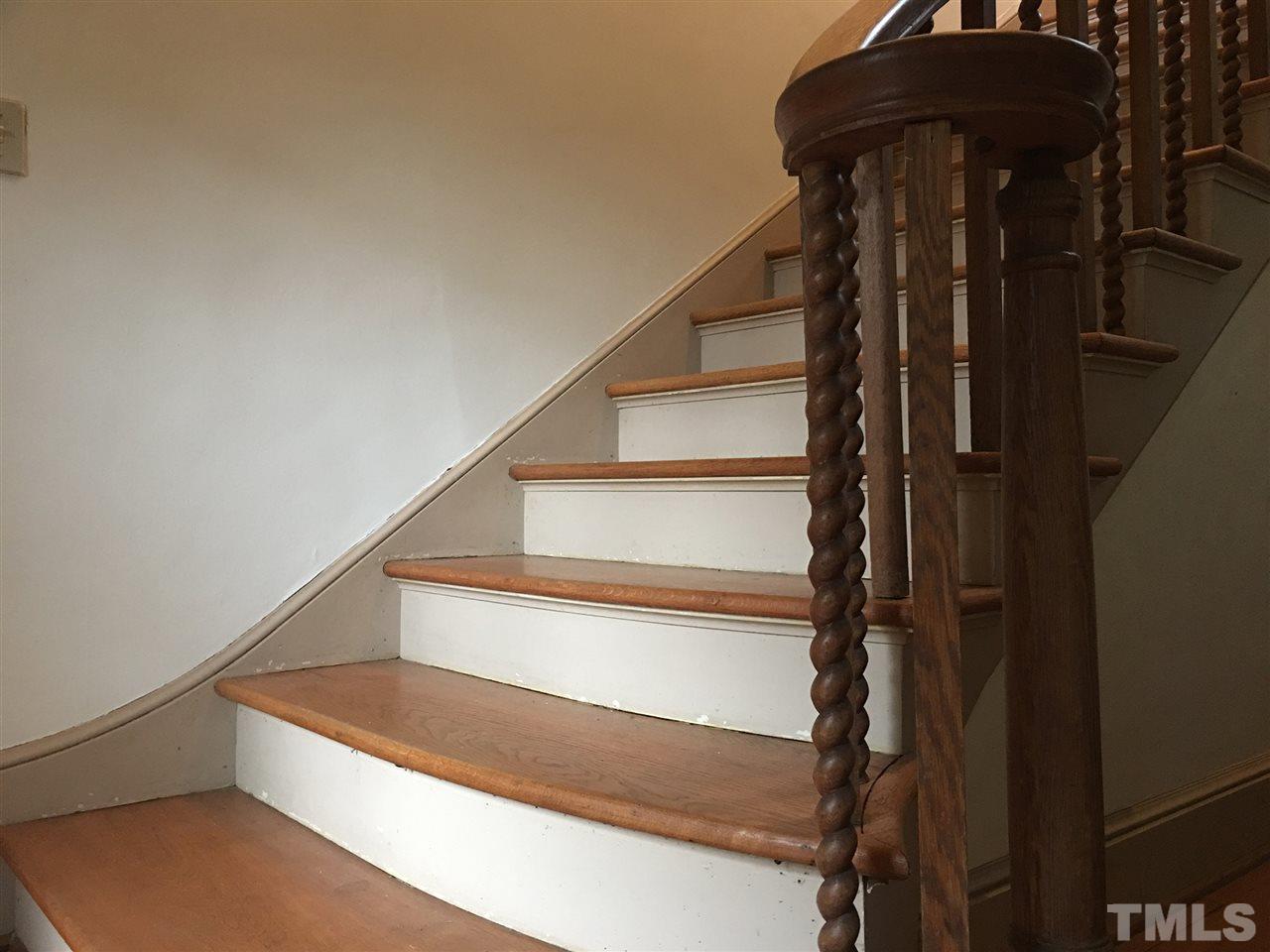 7 Sylvan Road Durham, NC 27701 - Photo 12 of 25 a view of entryway
