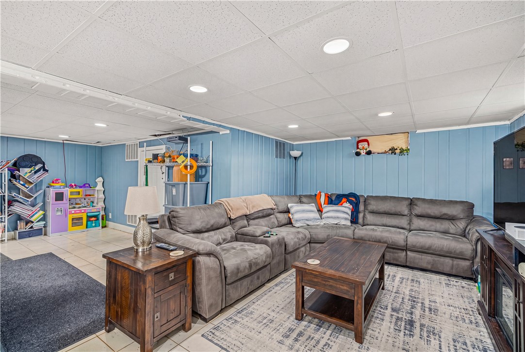 10 Booth Avenue Pawtucket, RI 02861 - Photo 23 of 48