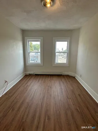 $1,650 | 36 Truman Street, Unit D, New London, CT 06320