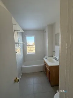 $1,750 | 36 Truman Street, Unit D, New London, CT 06320