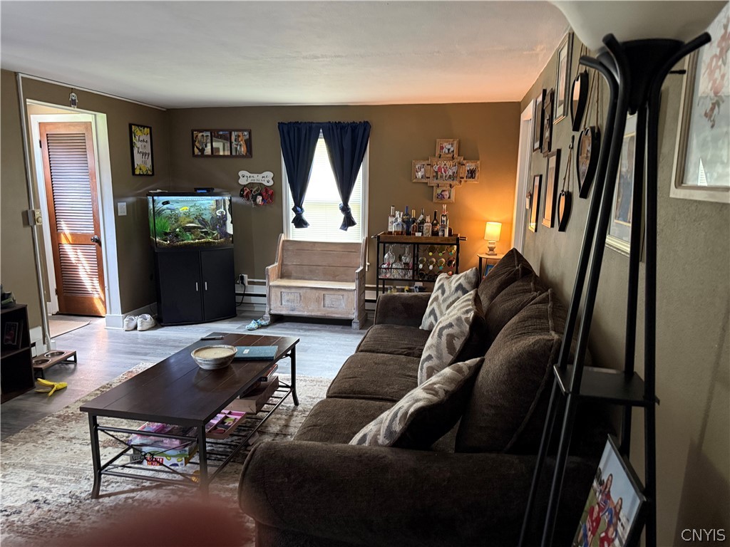 52 Beechwood Road New Hartford, NY 13413 - Photo 7 of 22 Spacious living room
