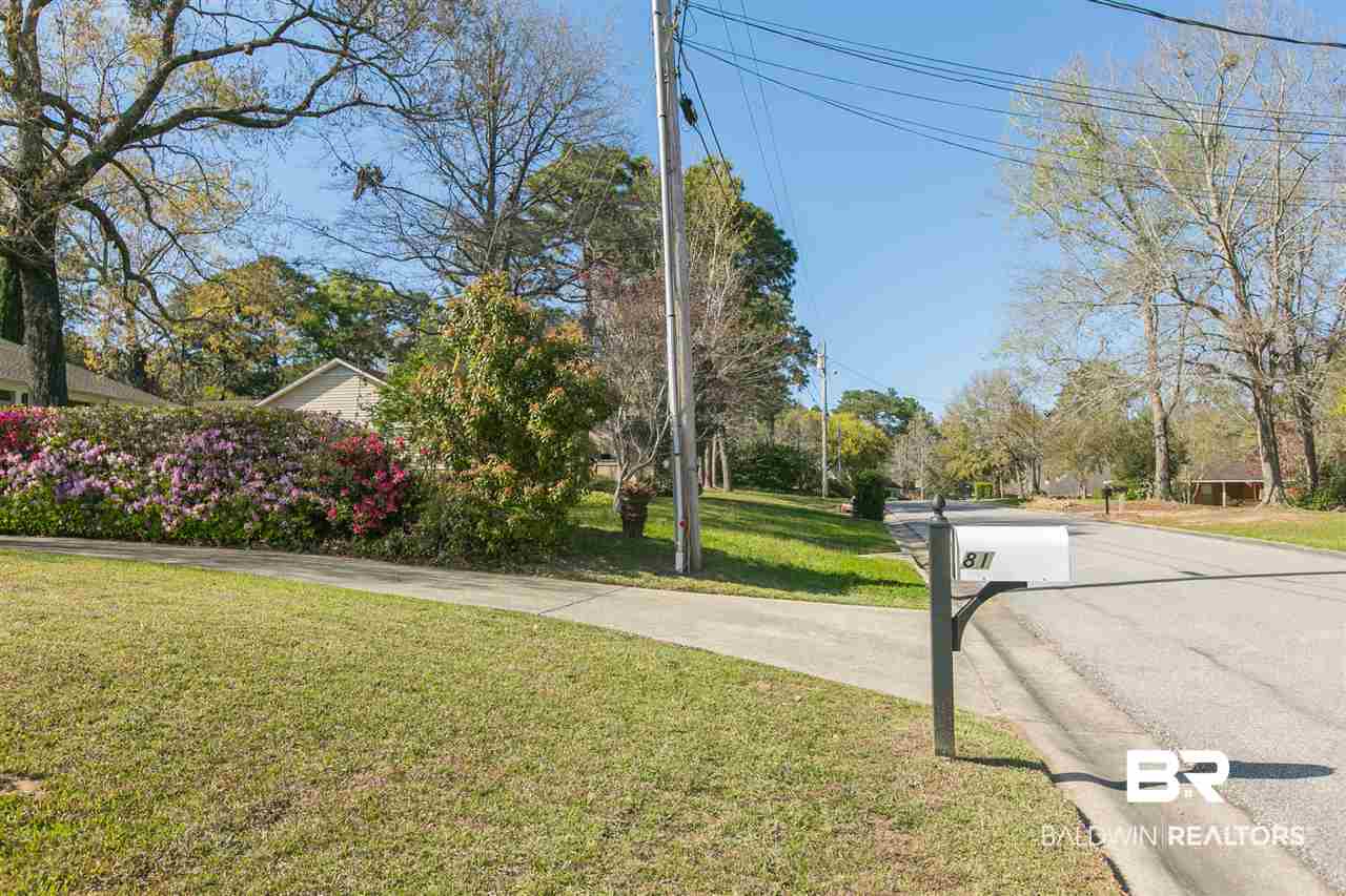 81 Caisson Trace Daphne, AL 36527 - Photo 3 of 40 Looking Up Street