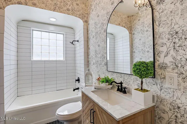 $240,000 | 4017 Pine Hill Drive, Jackson, MS 39206