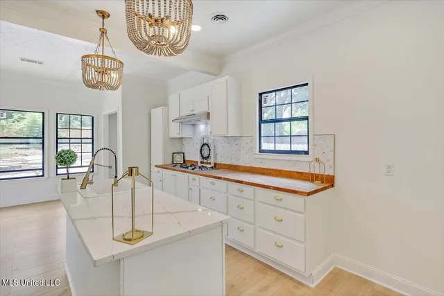 $240,000 | 4017 Pine Hill Drive, Jackson, MS 39206