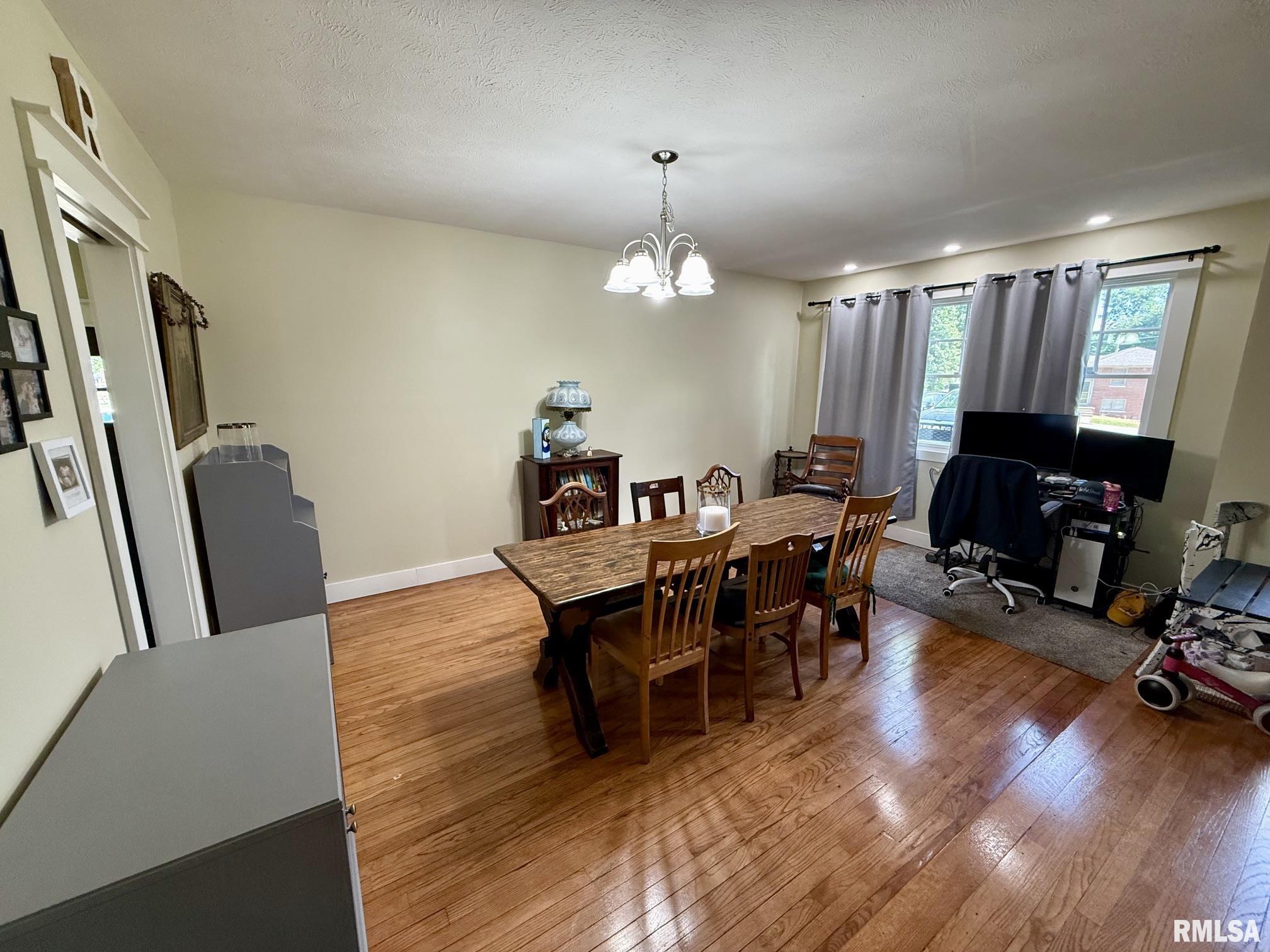 27 Circle Drive Springfield, IL 62703 - Photo 9 of 36