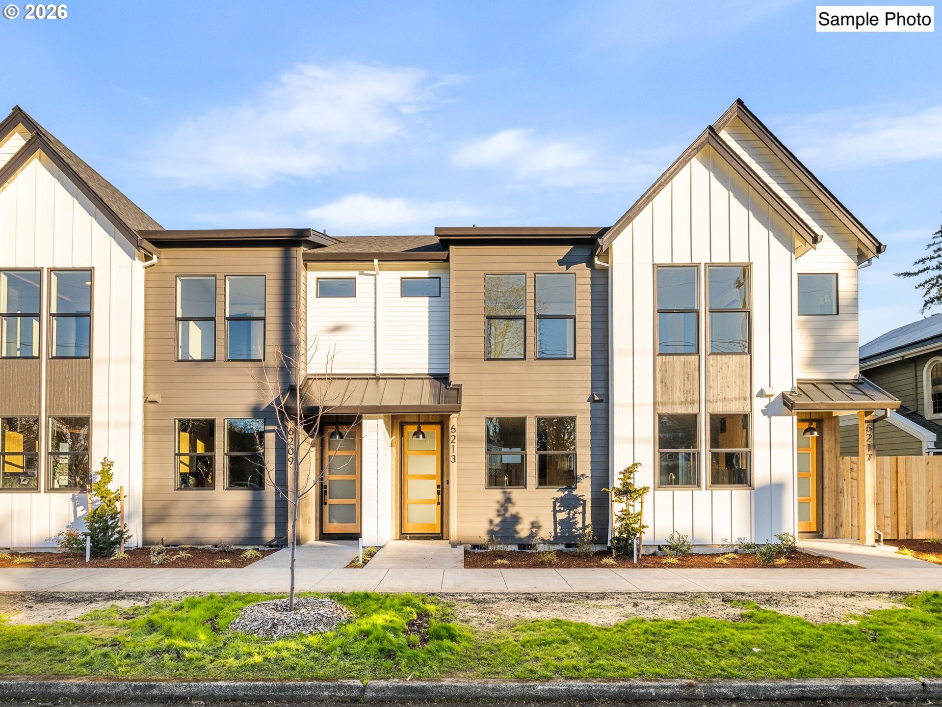 2890 Northeast 61st Avenue Portland, OR 97213 - Photo 2 of 35