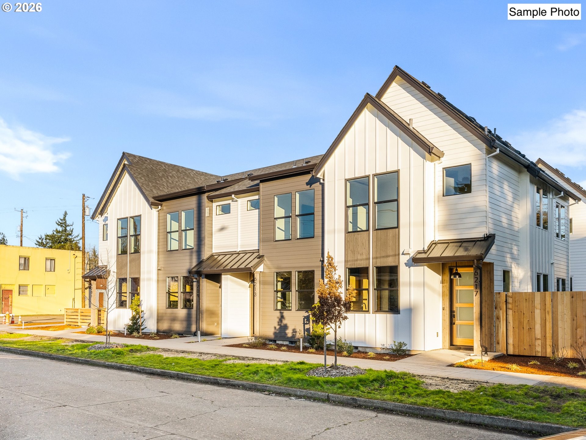 2890 Northeast 61st Avenue Portland, OR 97213 - Photo 3 of 35