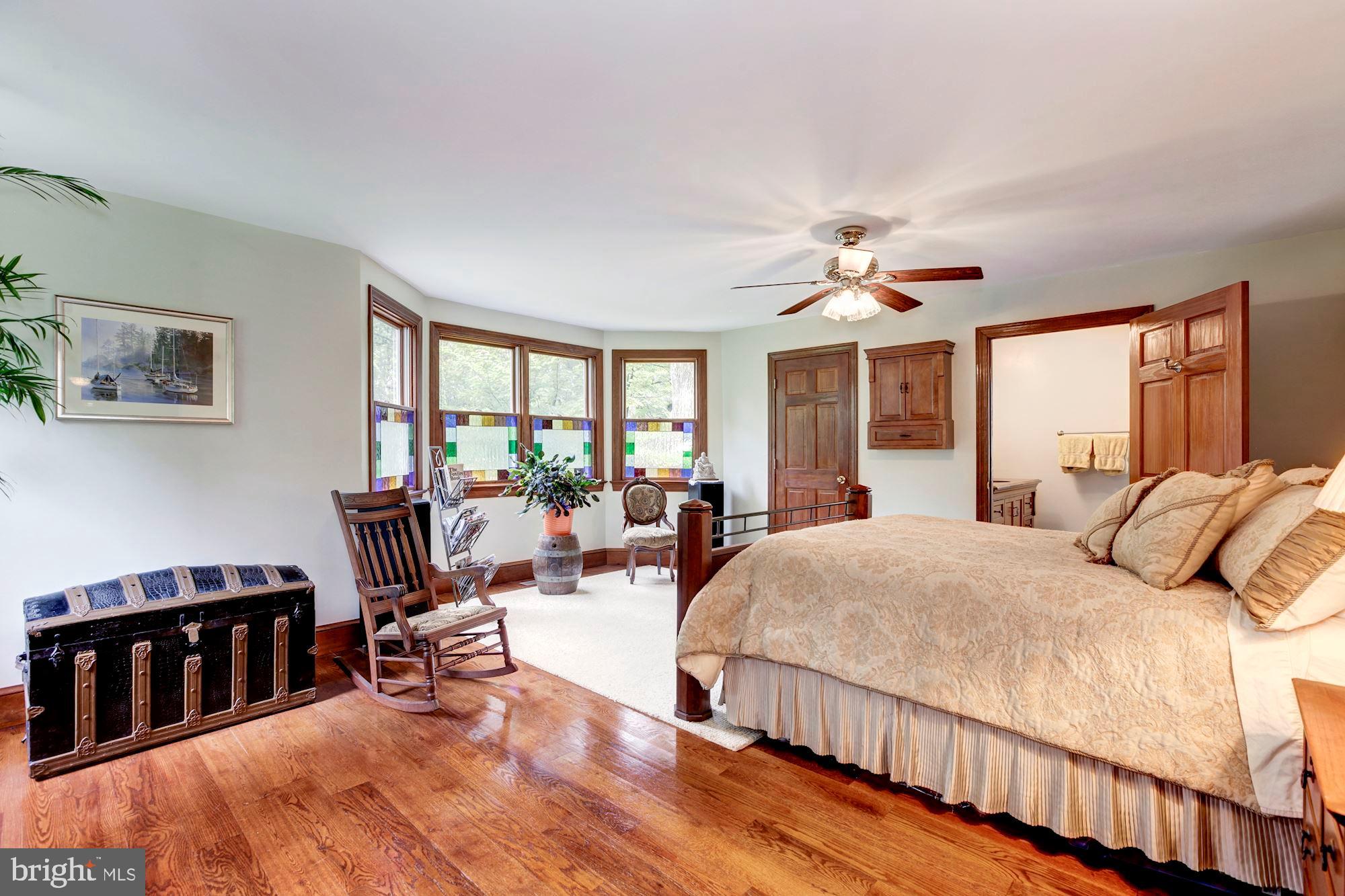 409 5th Avenue Washington Grove, MD 20880 - Photo 22 of 49 Huge main level owners' bedroom