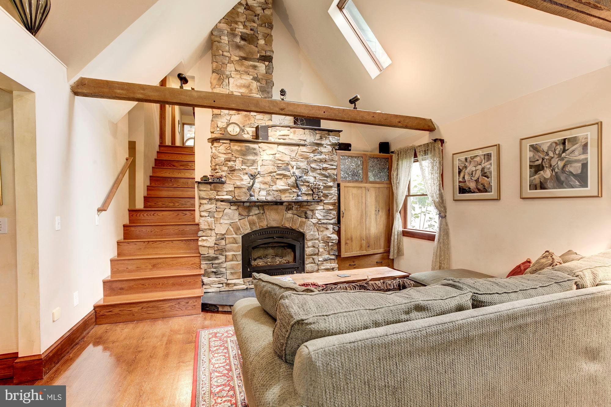 409 5th Avenue Washington Grove, MD 20880 - Photo 6 of 49 The living room