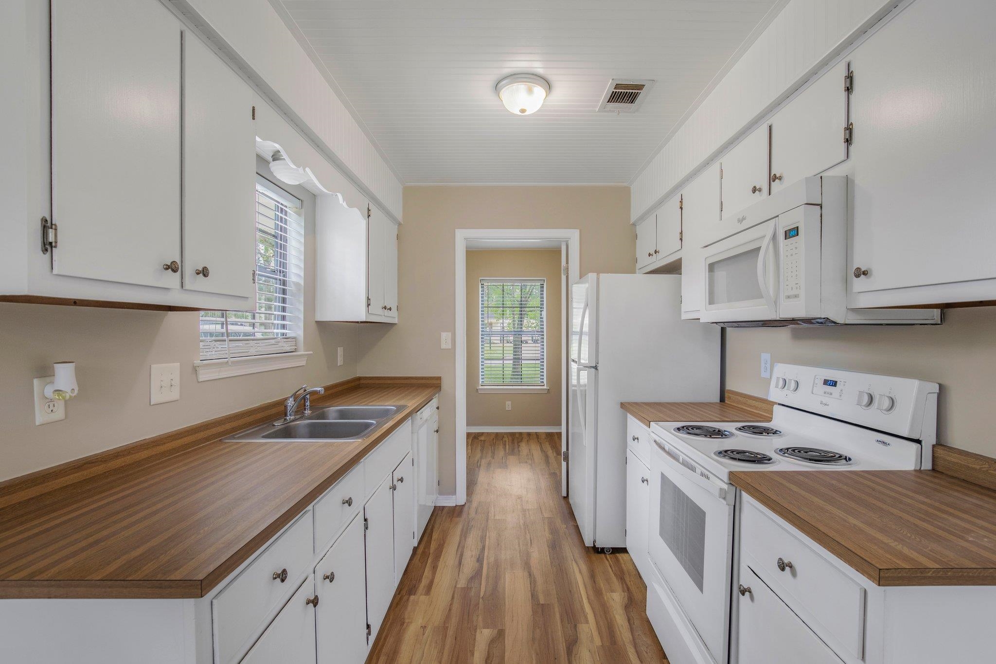 631 East Gate Circle Foley, AL 36535 - Photo 14 of 33