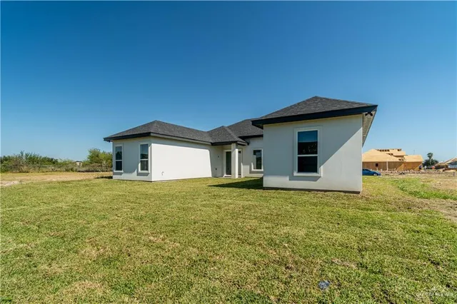 a house view with a outdoor space