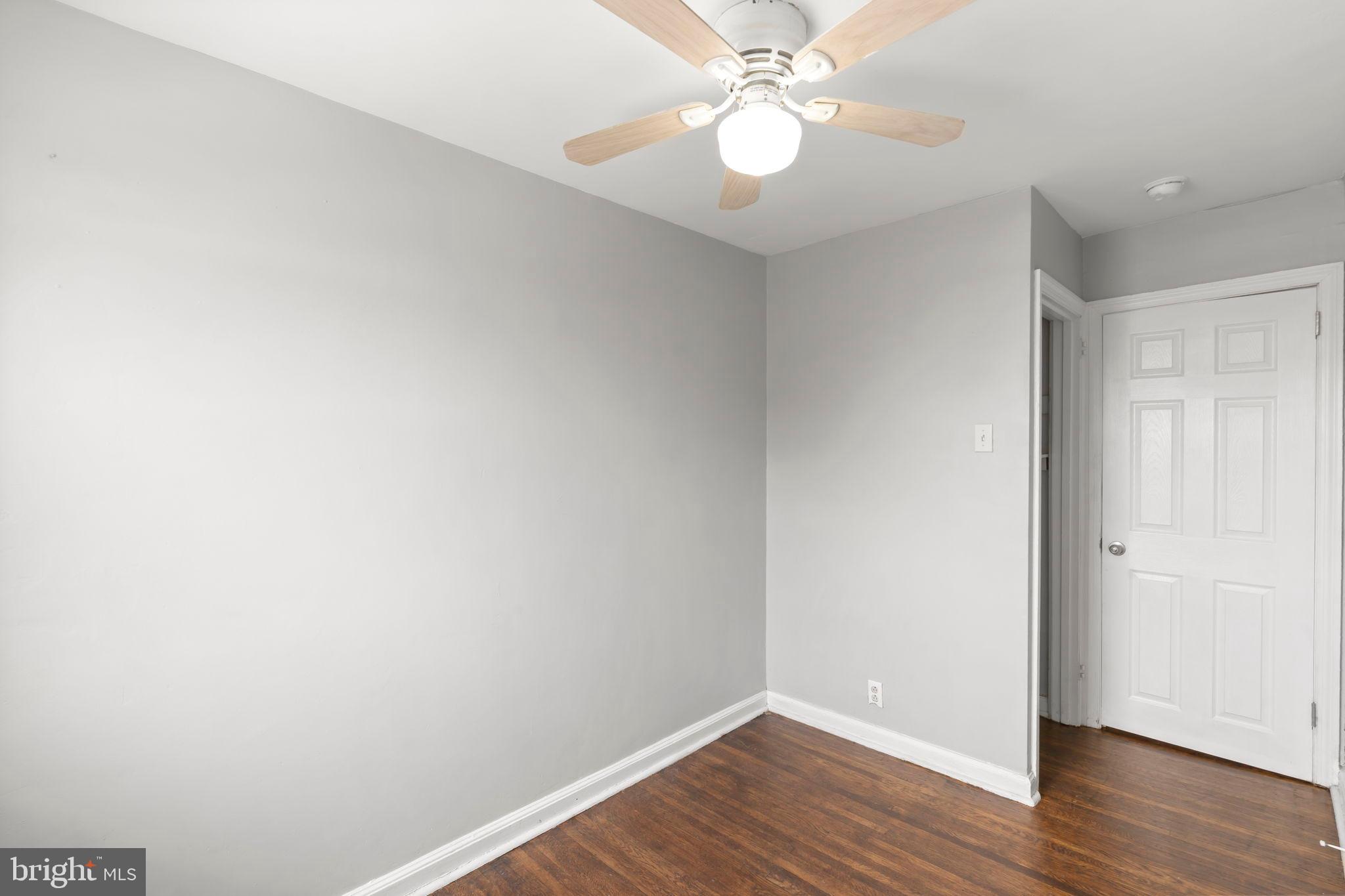 585 Snowden Road Upper Darby, PA 19082 - Photo 19 of 27