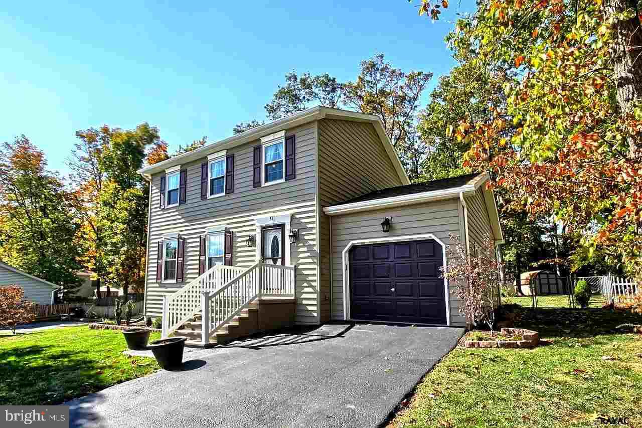 41 Cardinal Drive Hanover, PA 17331 - Photo 2 of 25 Gallery Image 2