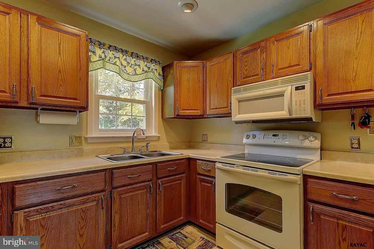 41 Cardinal Drive Hanover, PA 17331 - Photo 14 of 25 Gallery Image 14
