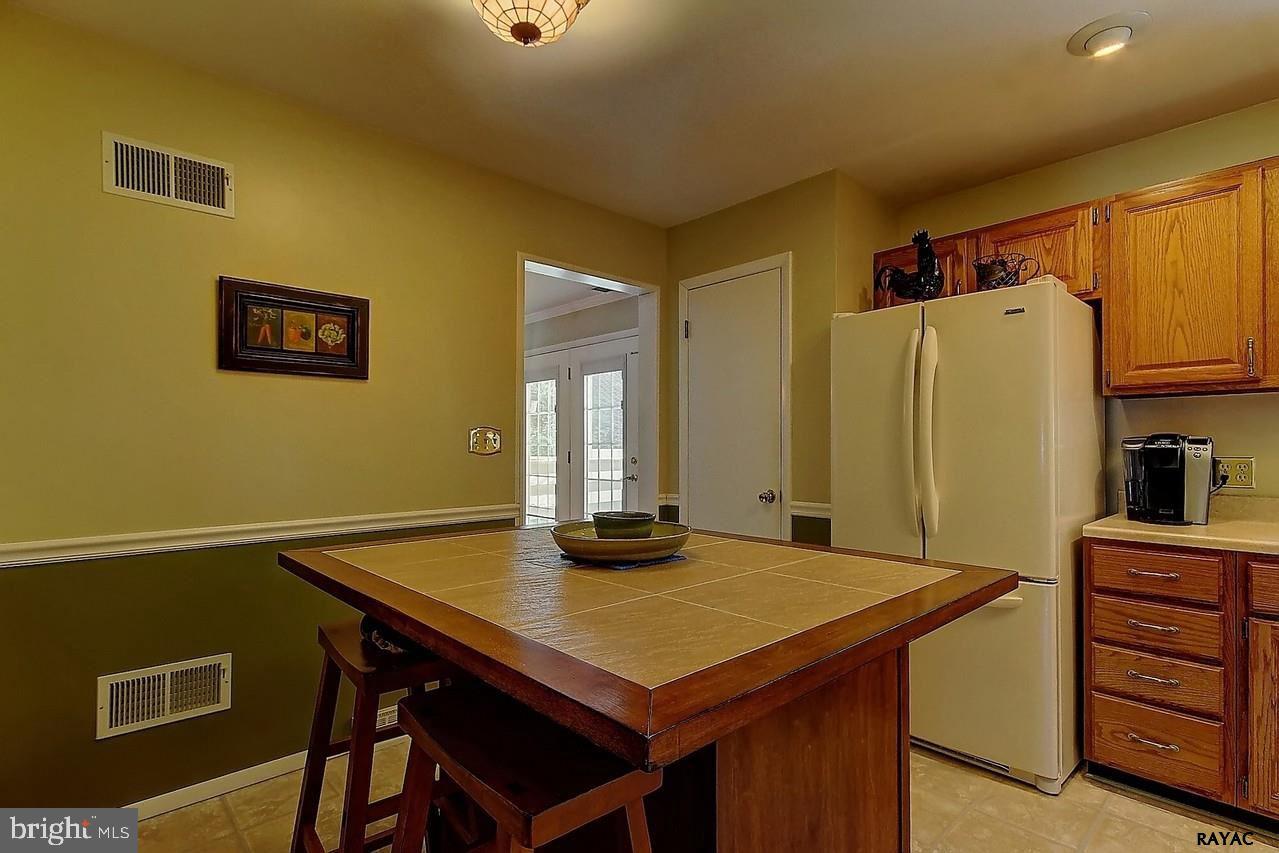 41 Cardinal Drive Hanover, PA 17331 - Photo 16 of 25 Gallery Image 16