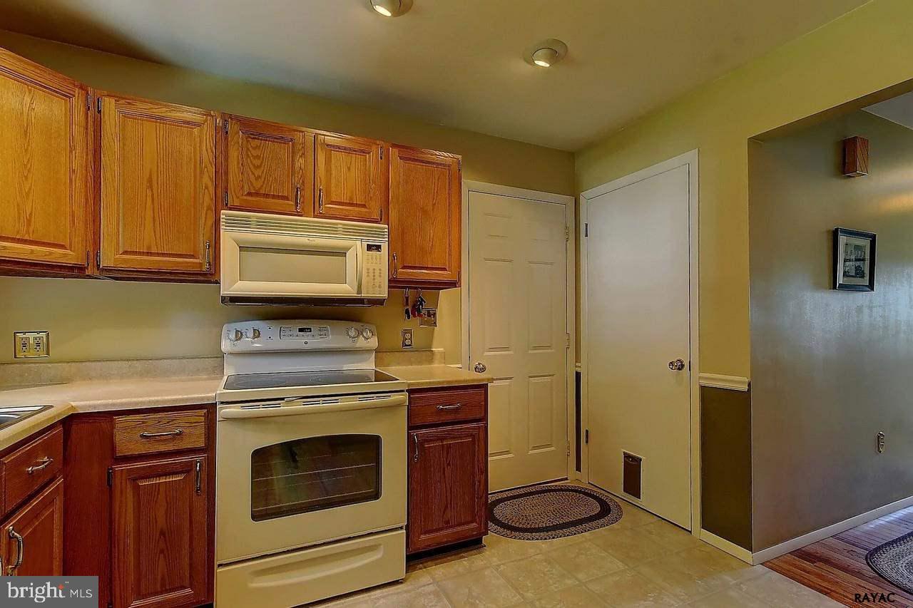 41 Cardinal Drive Hanover, PA 17331 - Photo 17 of 25 Gallery Image 17