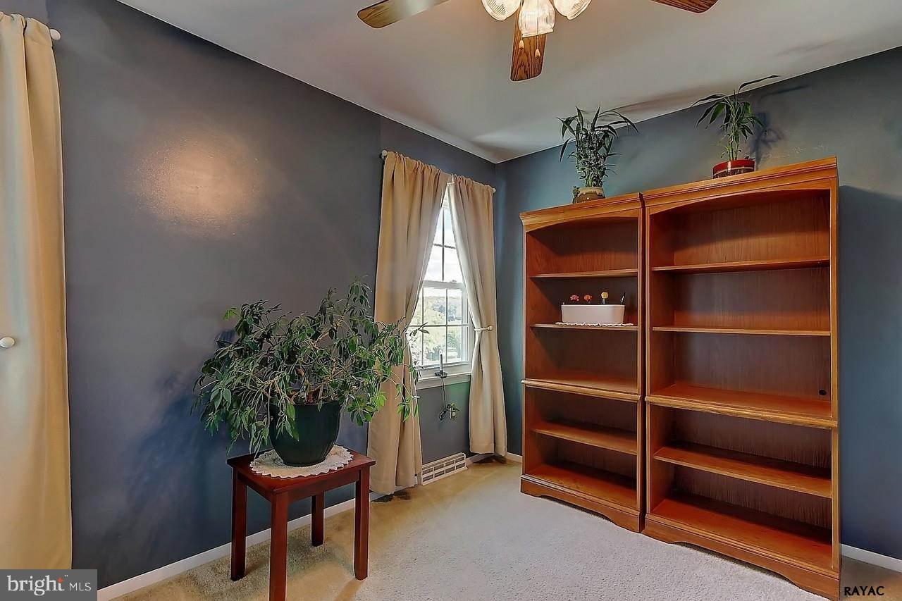 41 Cardinal Drive Hanover, PA 17331 - Photo 22 of 25 Gallery Image 22