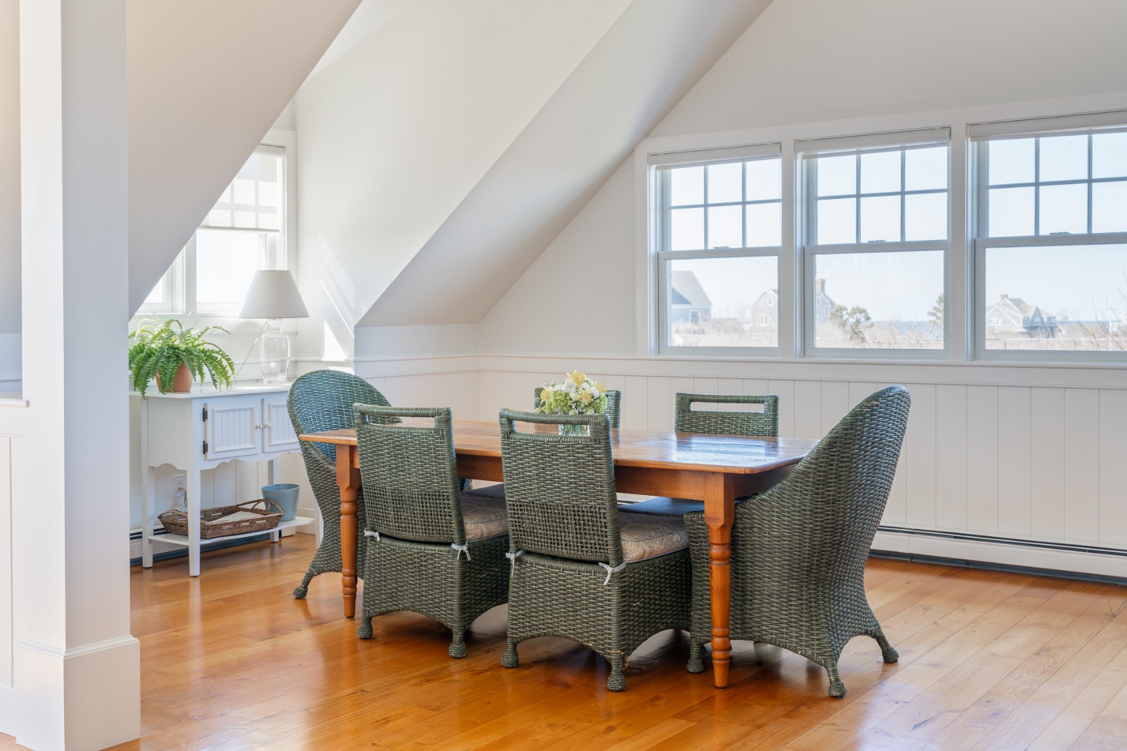 5 Surrey Avenue Nantucket, MA 02554 - Photo 9 of 26 Dining