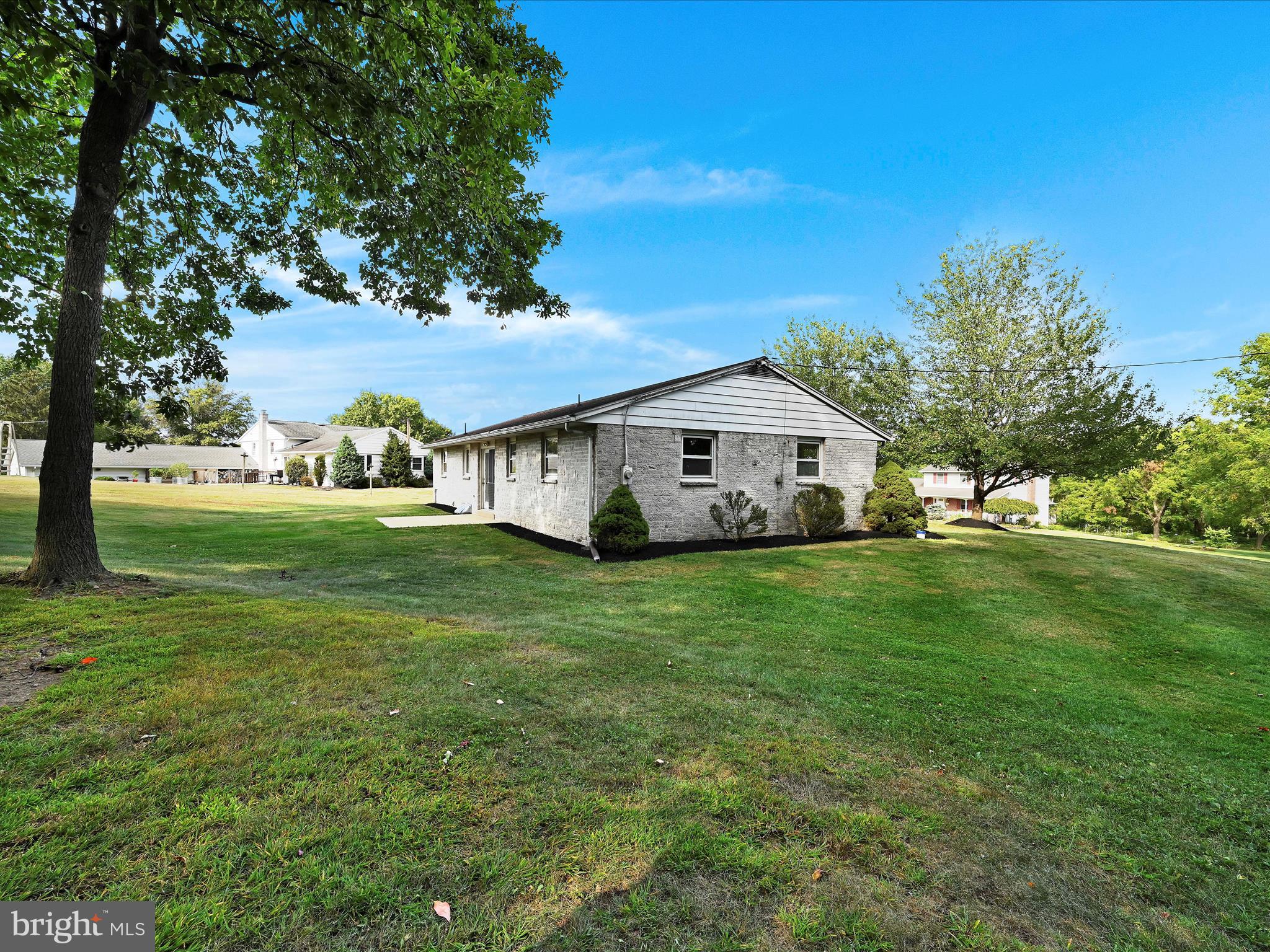 369 Golf Road Myerstown, PA 17067 - Photo 27 of 38 Side