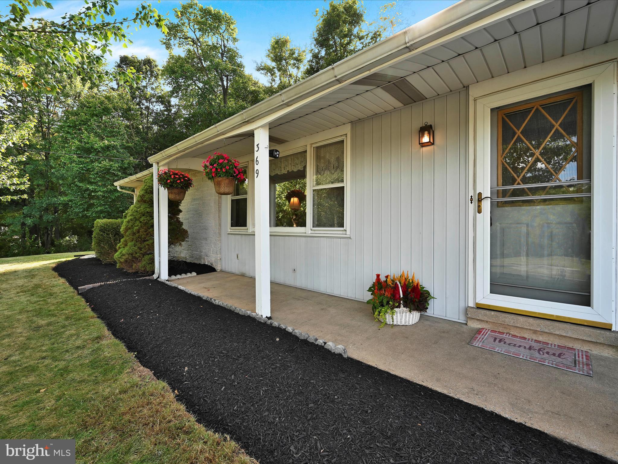 369 Golf Road Myerstown, PA 17067 - Photo 4 of 38 Front