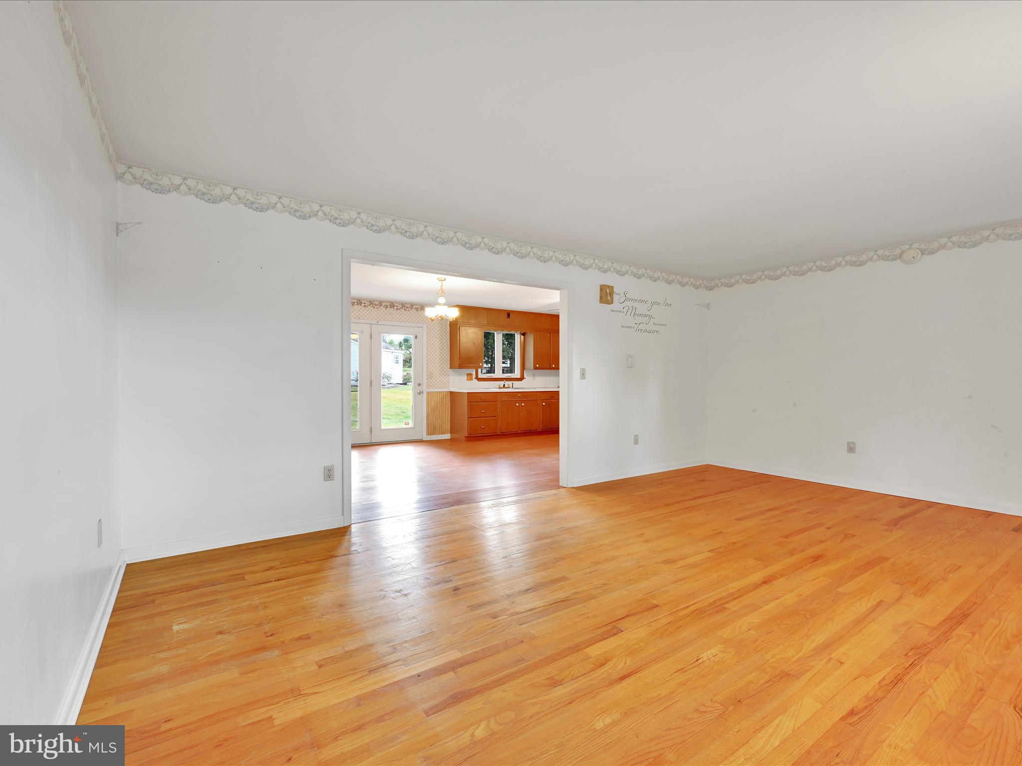 369 Golf Road Myerstown, PA 17067 - Photo 7 of 38 Living Room