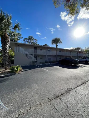 $149,900 | 918 La Costa Circle, Unit 3, Sarasota, FL 34237