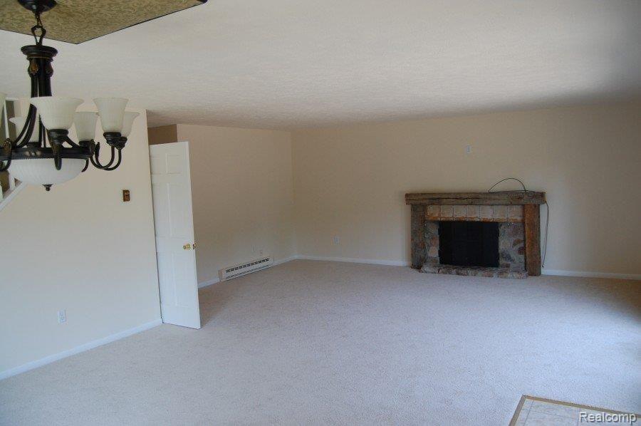 2683 County Farm Road Howell, MI 48843 - Photo 8 of 15 DSC_2937.jpg