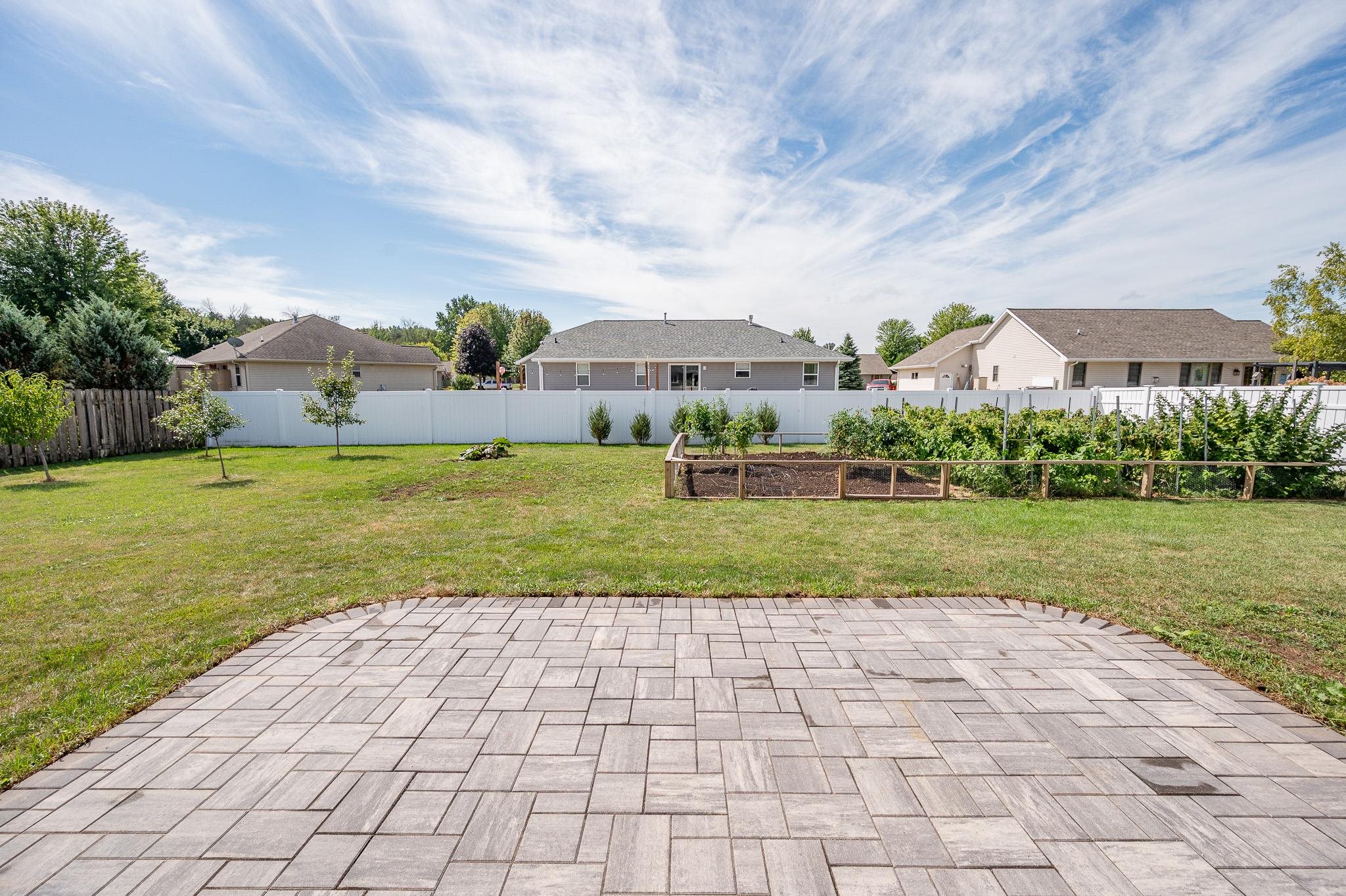 2352 Oak Ridge Circle De Pere, WI 54115 - Photo 46 of 49 Gallery Image 46