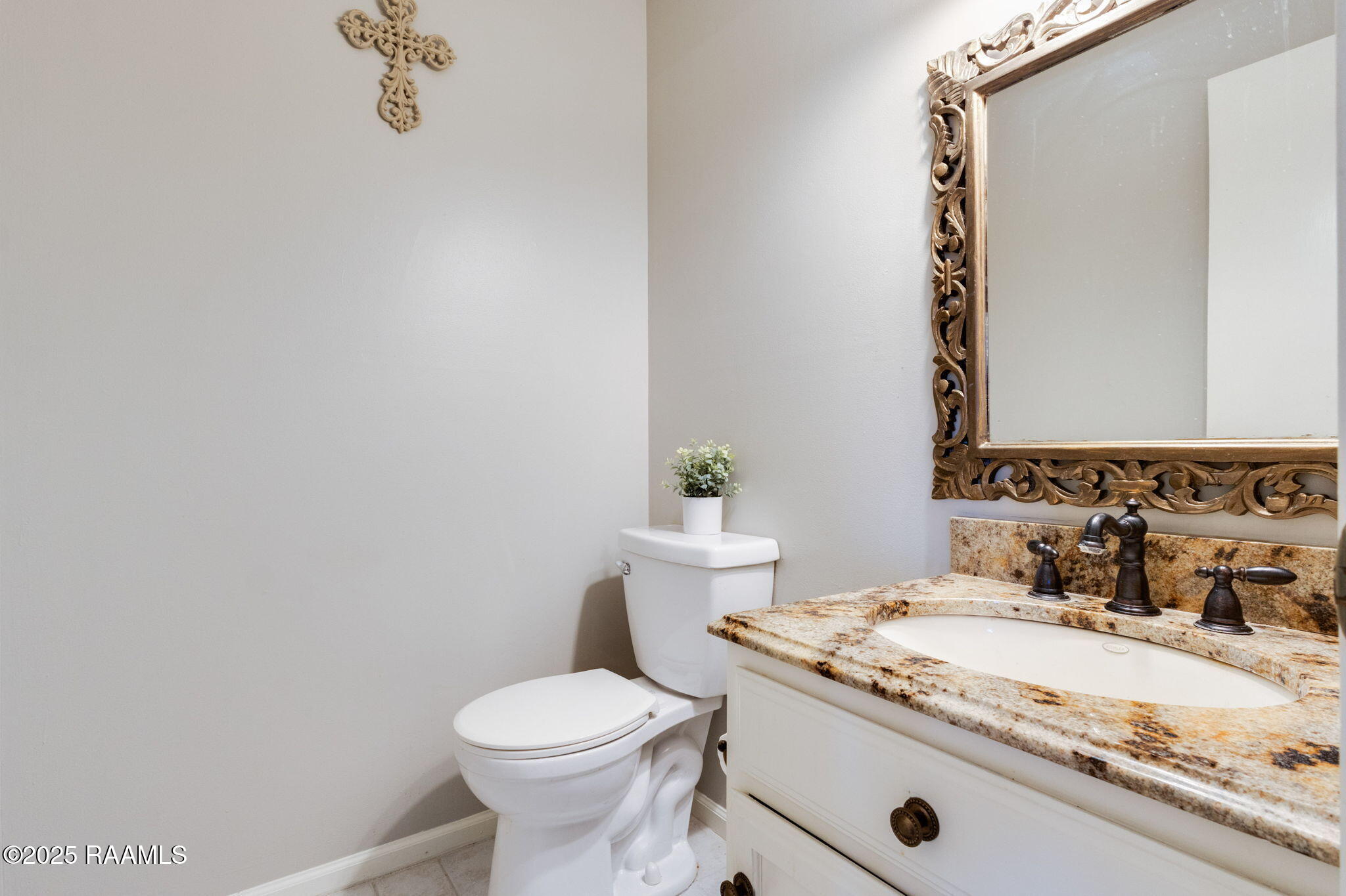 311 Rue Louis XIV, Unit C Lafayette, LA 70508 - Photo 4 of 16 4-web-or-mls-311 Rue Louis XIV C-3