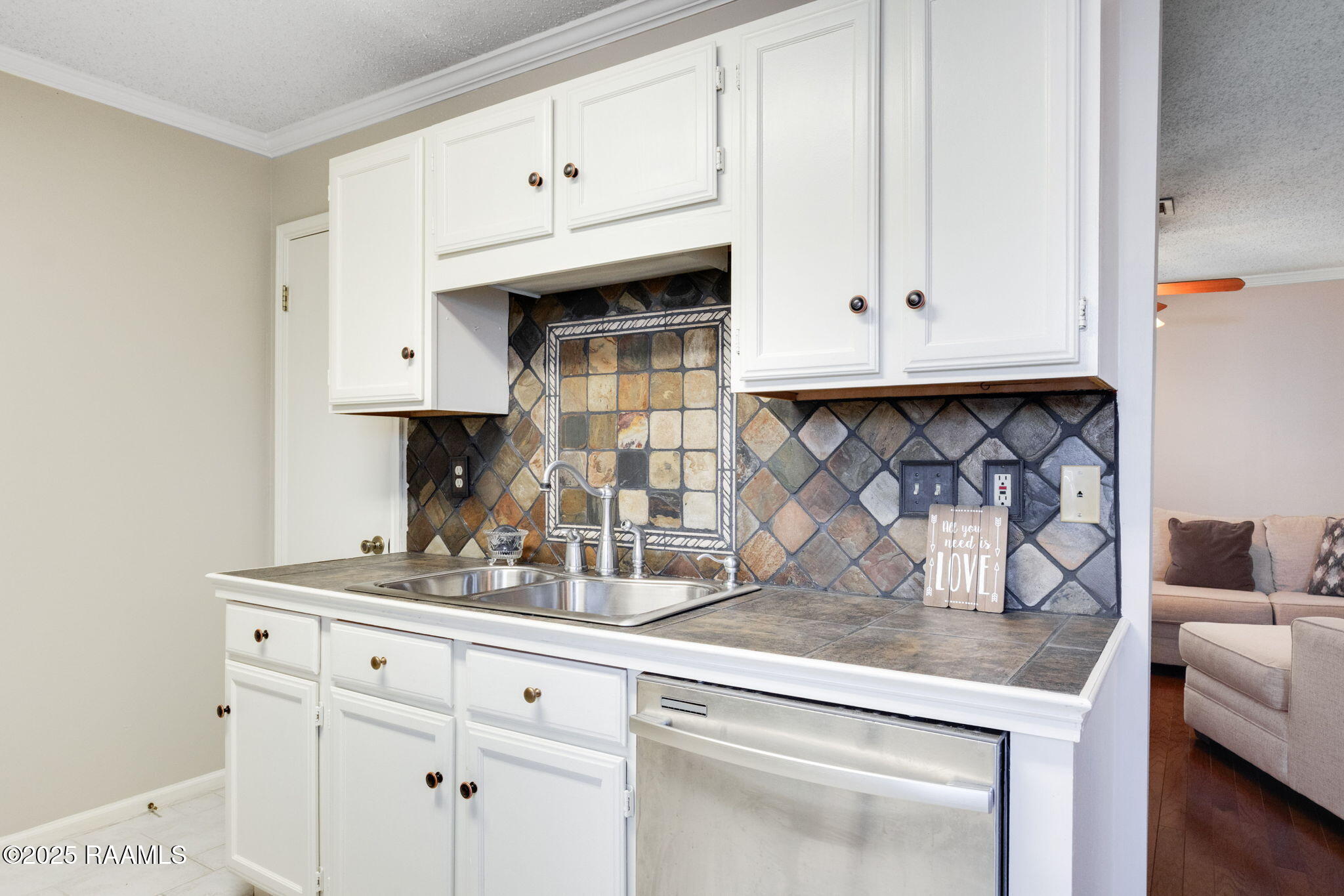 311 Rue Louis XIV, Unit C Lafayette, LA 70508 - Photo 8 of 16 8-web-or-mls-311 Rue Louis XIV C-7