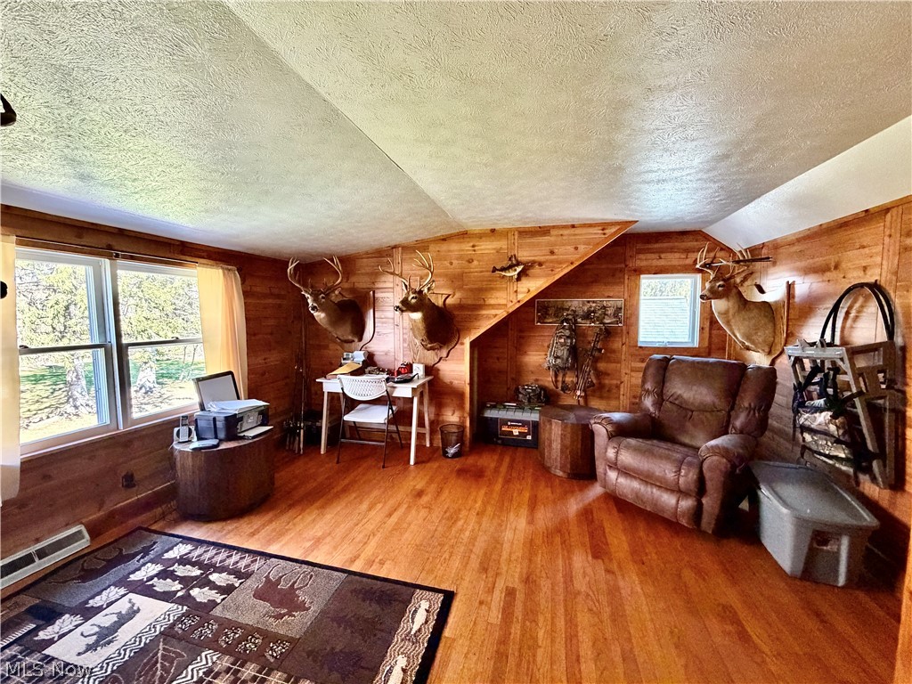 15131 Tavern Road Burton, OH 44021 - Photo 9 of 18